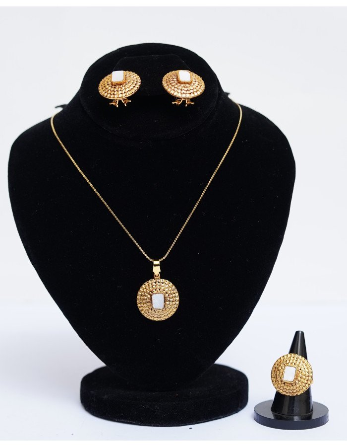 Jazbaat Collection // Article 010