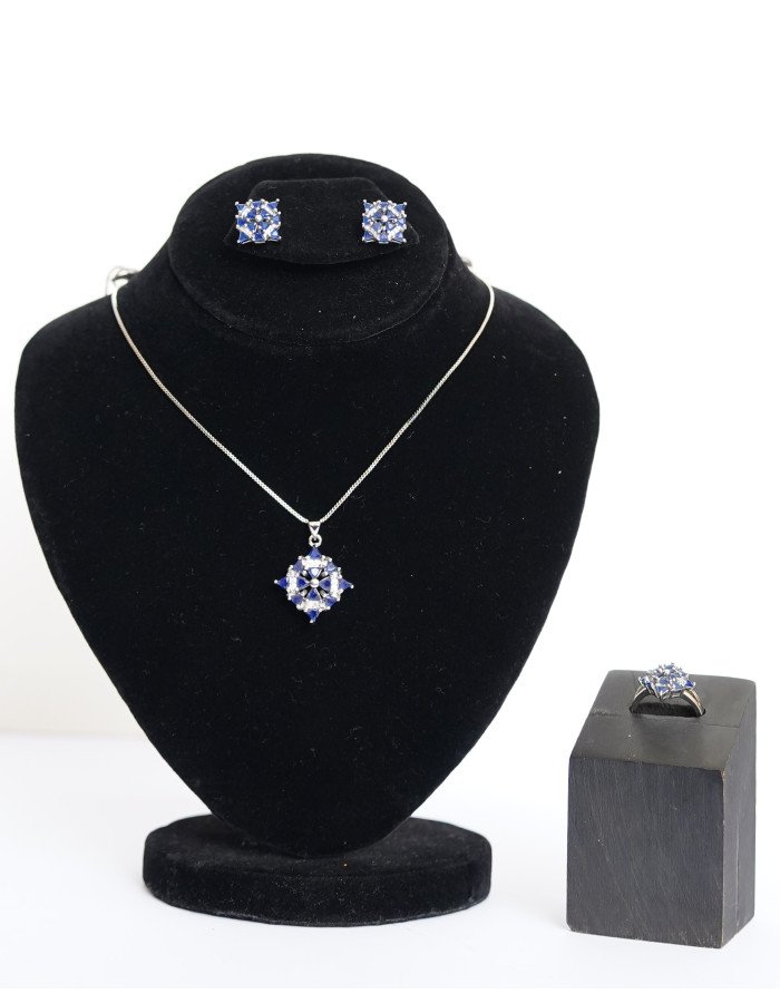 Jazbaat Collection // Article 005