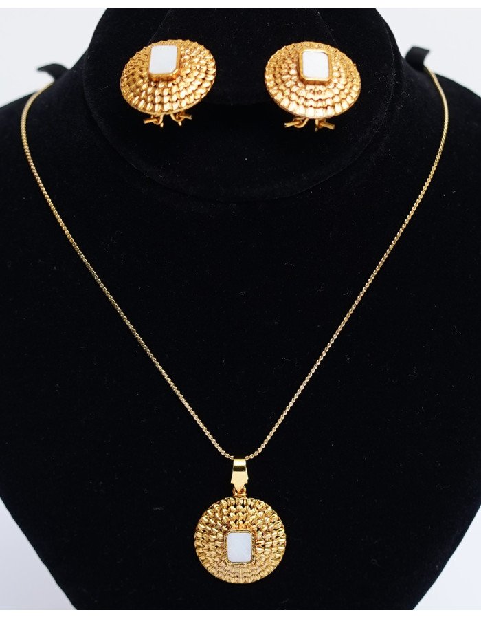 Jazbaat Collection // Article 010